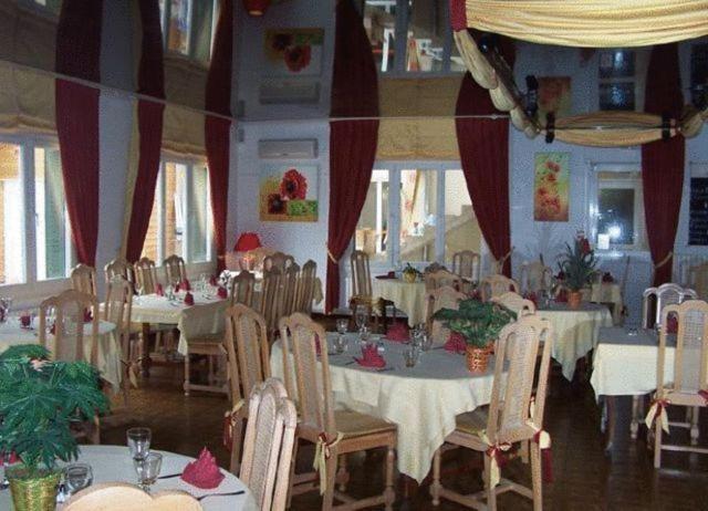 Hotel Le Richevaux Нёшато Экстерьер фото